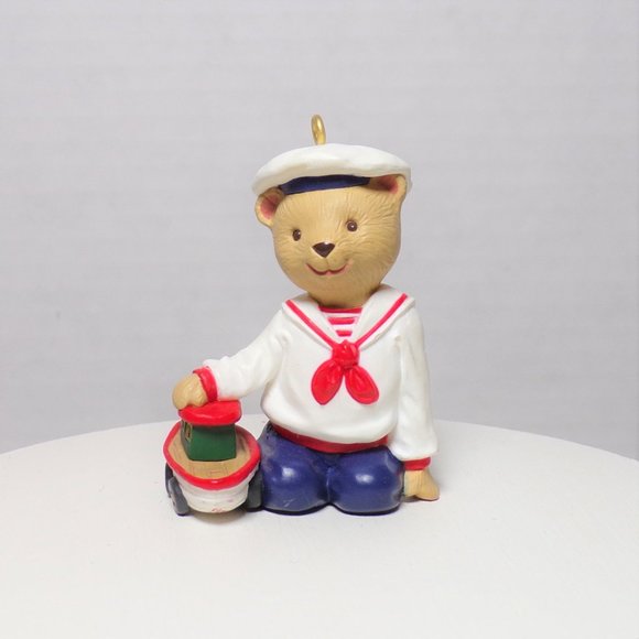 Hallmark The Bearingers Victoria Circle Bear Family 5 Ornaments Christmas 1993 - Picture 6 of 16